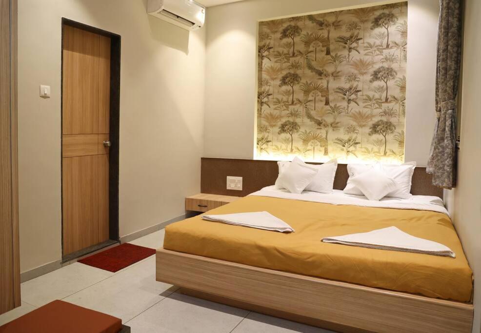 'Sumadhu Homes 301 ' Kolhapur Extérieur photo