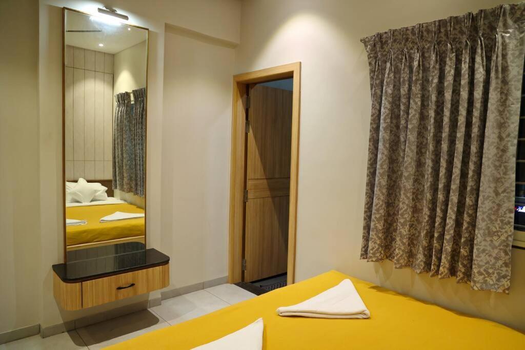 'Sumadhu Homes 301 ' Kolhapur Extérieur photo